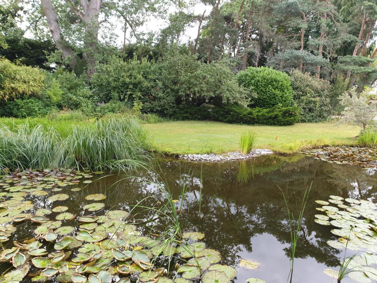 The Reading Whole Apartment With Private Lake And Gardens Exterior photo
